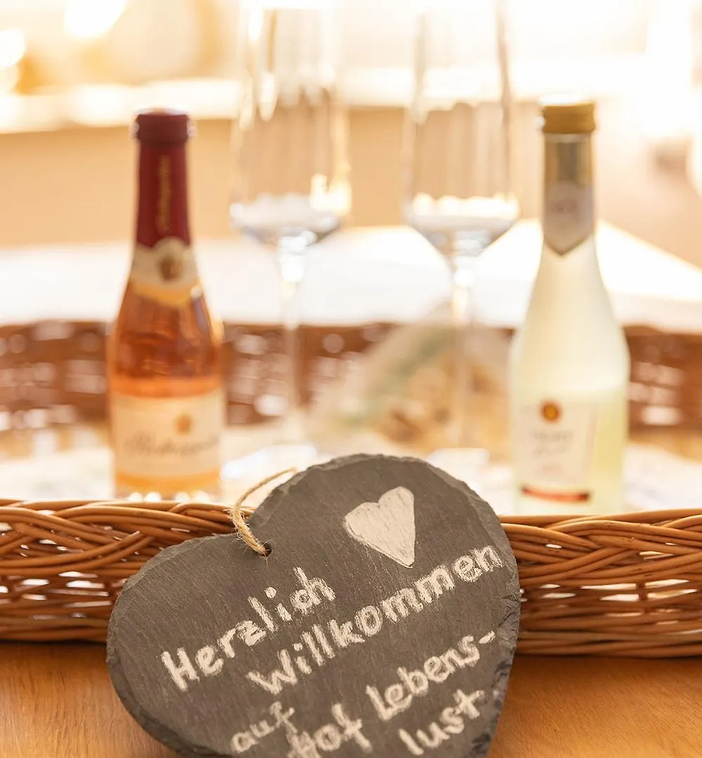 Apartamento Hof Lebenslust Fuer Mensch Und Tier Lautrach 0*,